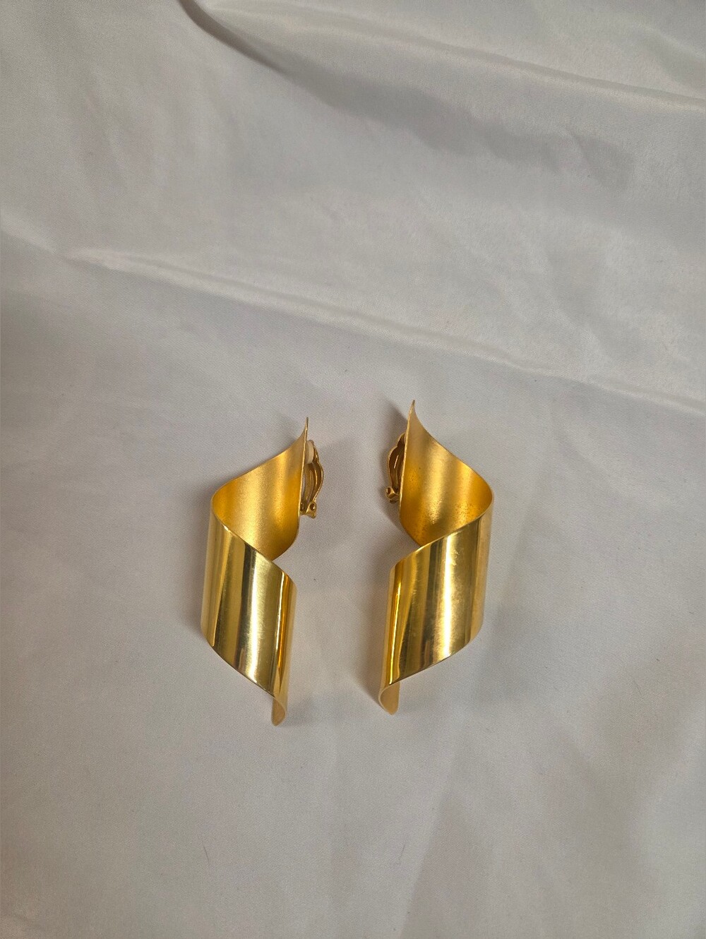 Vintage Gold Tone Spiral Clip-On Earrings